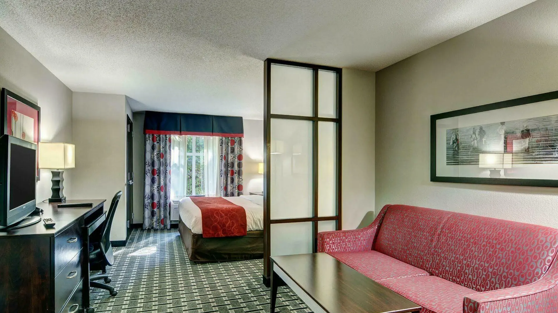 Hotel Comfort Suites Williamsburg Historic Area